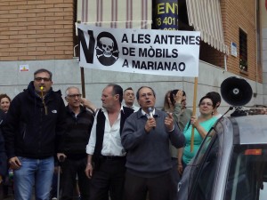 Veïns de Marianao durant la concentració contra la instal·lació de l'antena // Javi Sánchez