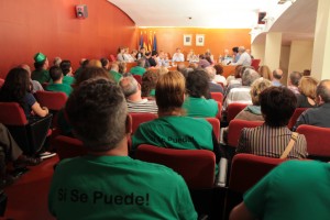 La PAH present al ple municipal del mes de Maig per presentar moció contra l'estafa de l'índex IRPH. // Maria Roda