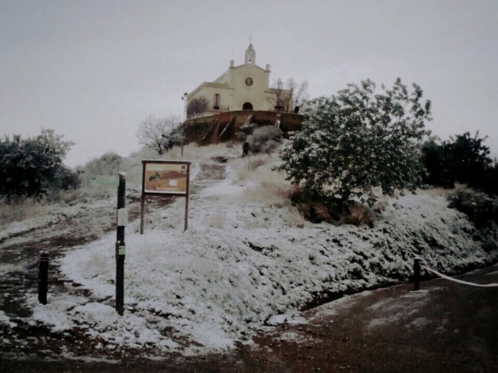 Sant Ramon nevat a primera hora del matí del 4 de febrer del 2015 // Josep Pons