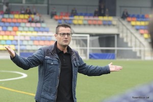 L'entrenador del Santboià es queixa de l'última decisió arbitral // FC Santboià 