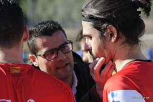 Camilo donant instruccions als seus jugadors // FC Santboià
