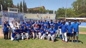 Foto de família de l'equip del CBS Sant Boi guanyador del campionat Europeu // CBS Sant Boi