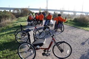 Les persones amb discapacitat ja poden passejar còmodament pel riu // Ajuntament de Sant Boi