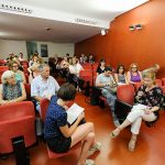 Ciutadans, regidors i l'alcaldessa s'han tancat a la sala de plens // Ajuntament de Sant Boi