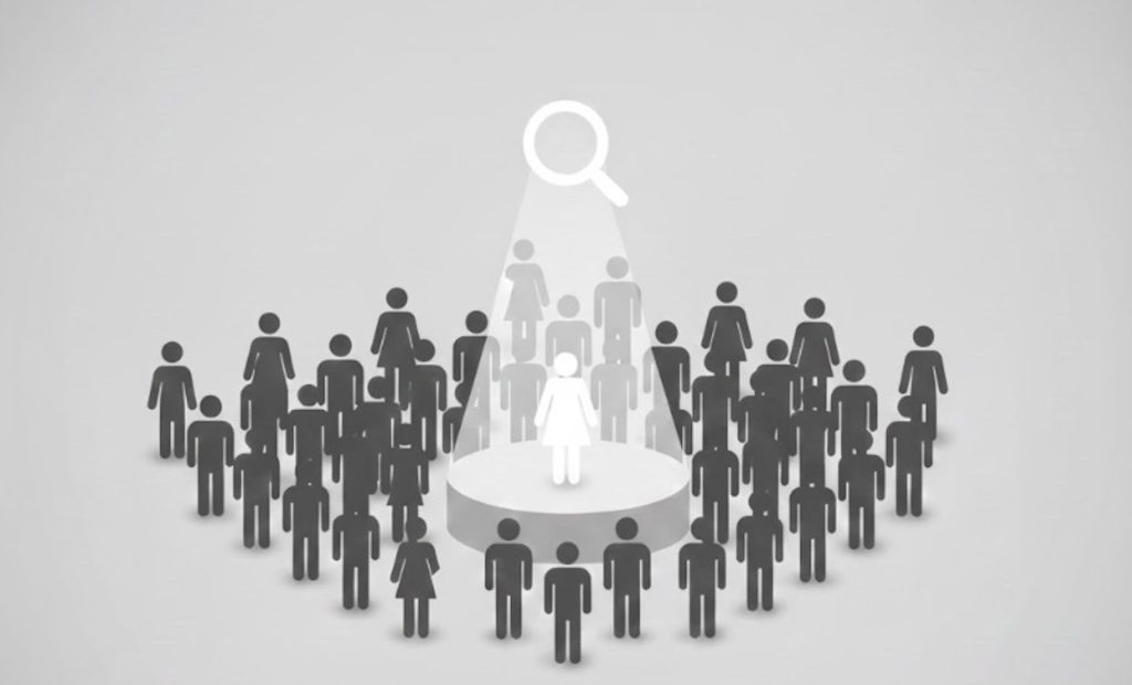 Imatge de recurs d'una lupa buscant talent