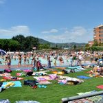 Piscina municipal de l'Escorxador de Sant Feliu de Llobregat / Marc Rius - Fet a Sant Feliu